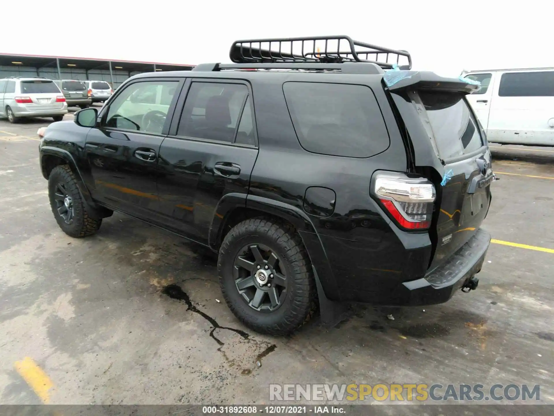 3 Photograph of a damaged car JTEZU5JR4M5242915 TOYOTA 4RUNNER 2021