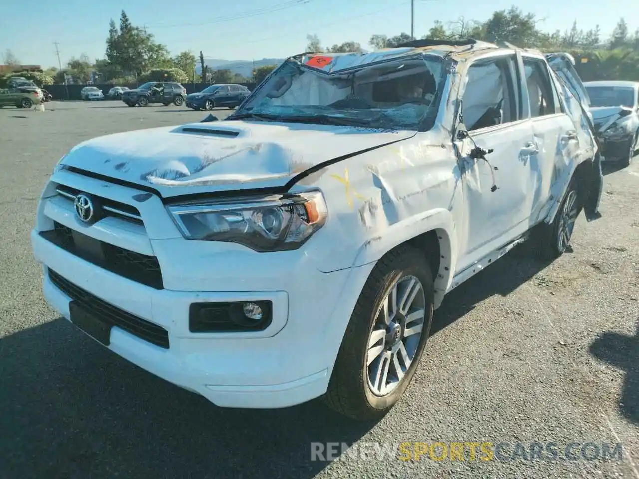 2 Photograph of a damaged car JTEAU5JR7N5261733 TOYOTA 4RUNNER 2022