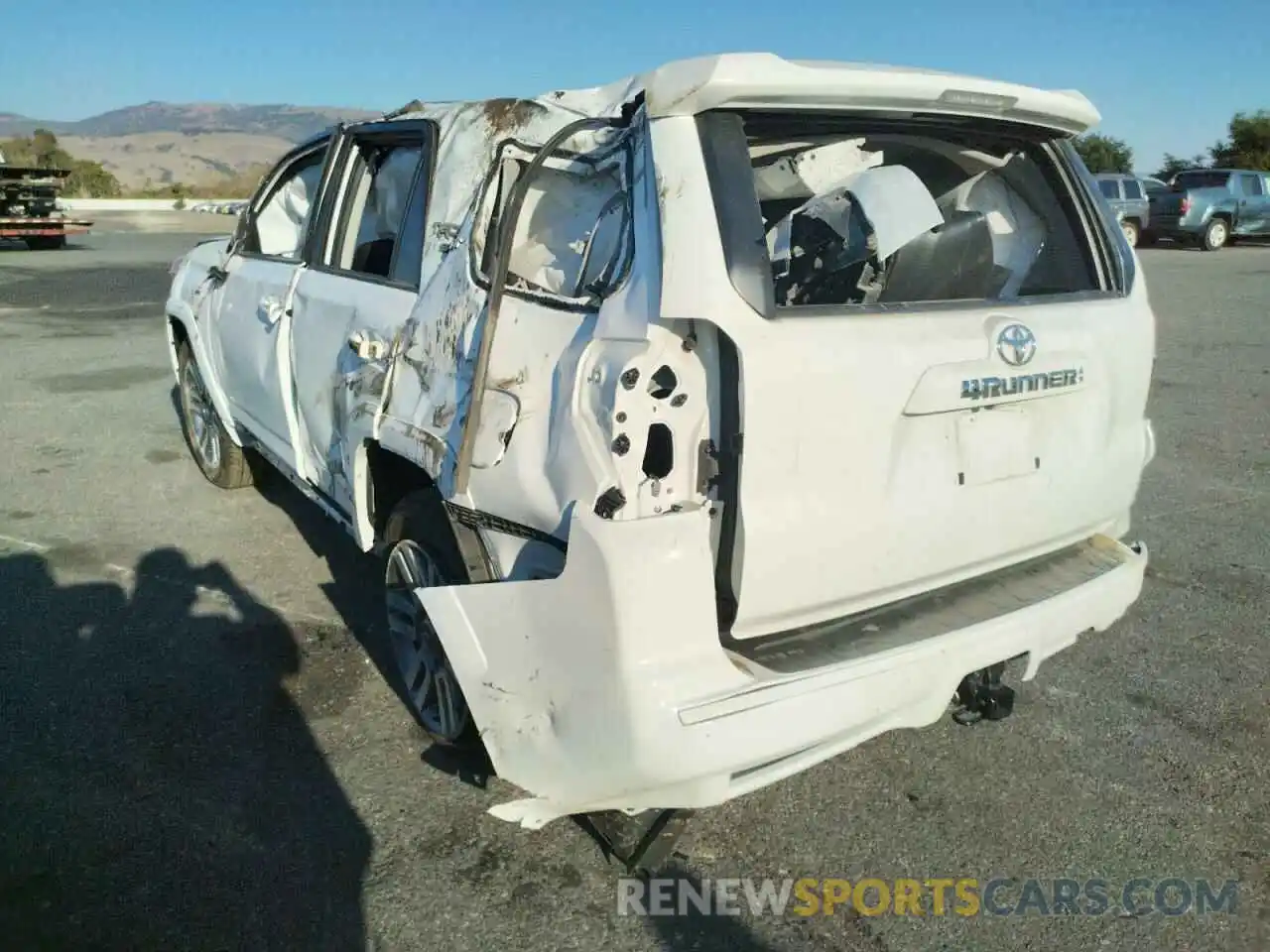 3 Photograph of a damaged car JTEAU5JR7N5261733 TOYOTA 4RUNNER 2022