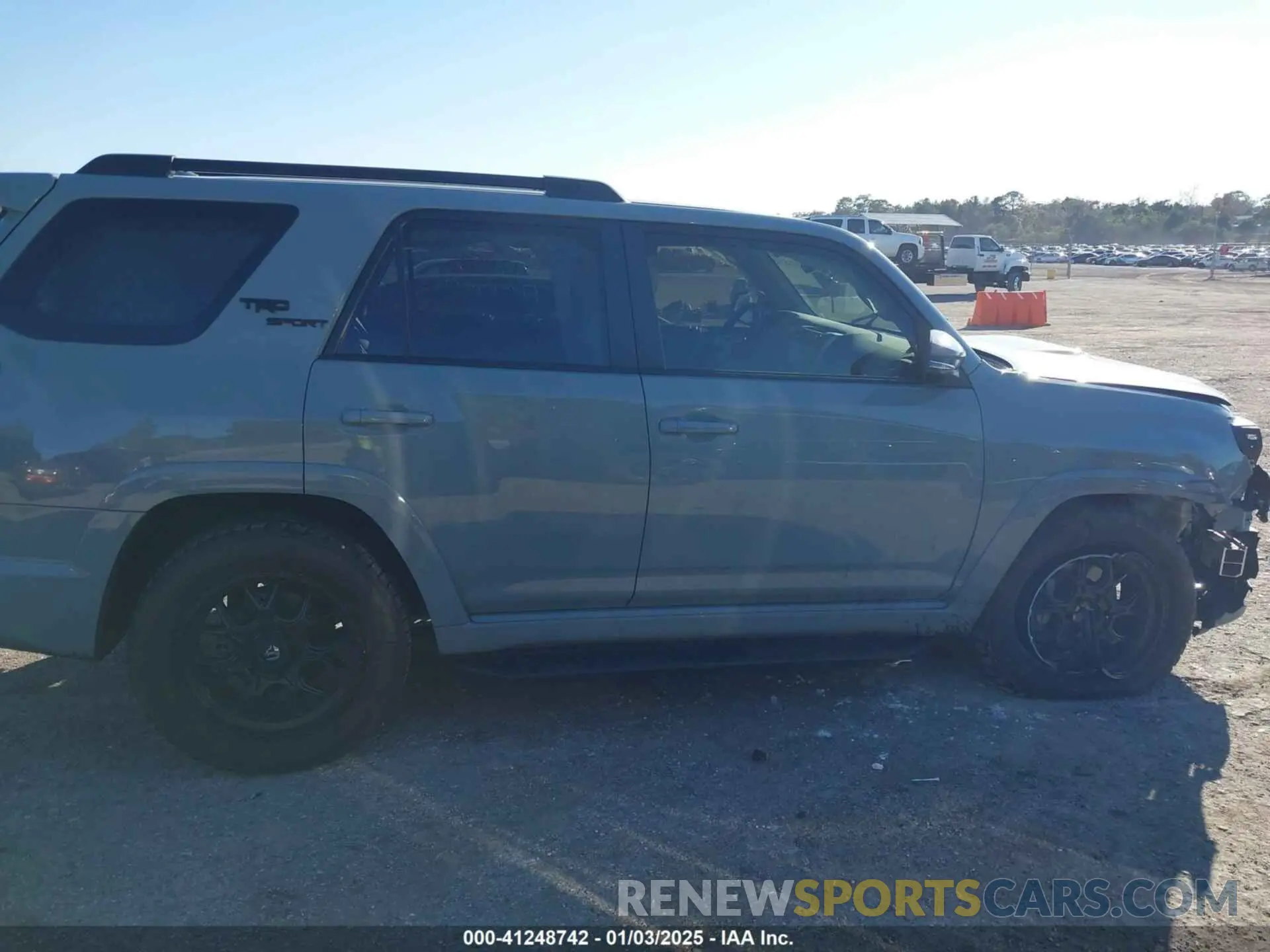 13 Photograph of a damaged car JTEAU5JR7N5262834 TOYOTA 4RUNNER 2022