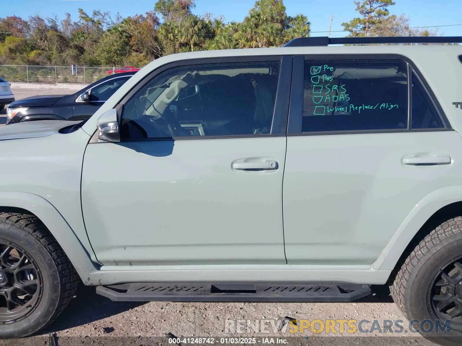 14 Photograph of a damaged car JTEAU5JR7N5262834 TOYOTA 4RUNNER 2022