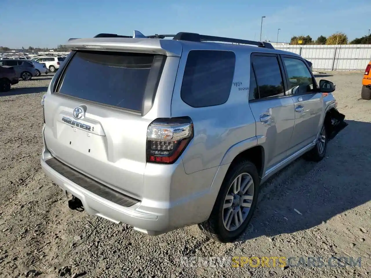 4 Photograph of a damaged car JTEAU5JR9N5273088 TOYOTA 4RUNNER 2022