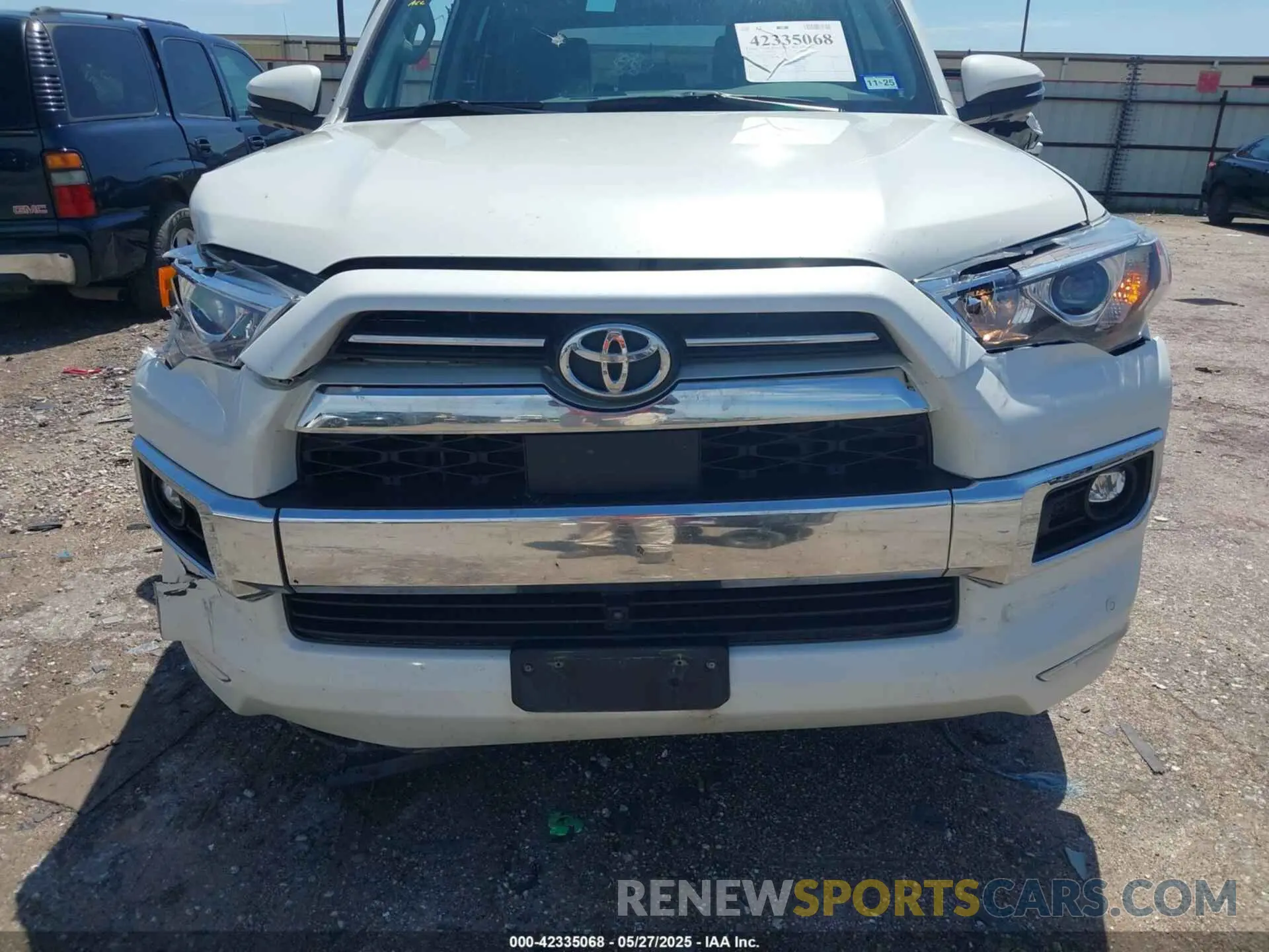 12 Photograph of a damaged car JTEDU5JR0N5257293 TOYOTA 4RUNNER 2022