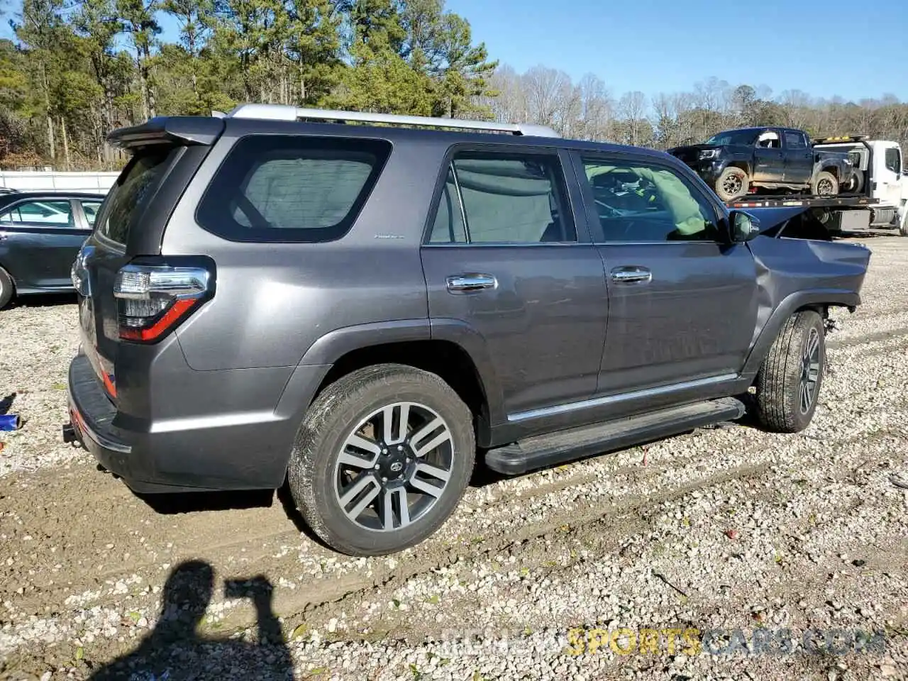 3 Photograph of a damaged car JTEDU5JR0N5258380 TOYOTA 4RUNNER 2022