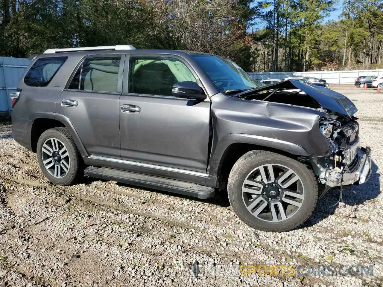 4 Photograph of a damaged car JTEDU5JR0N5258380 TOYOTA 4RUNNER 2022