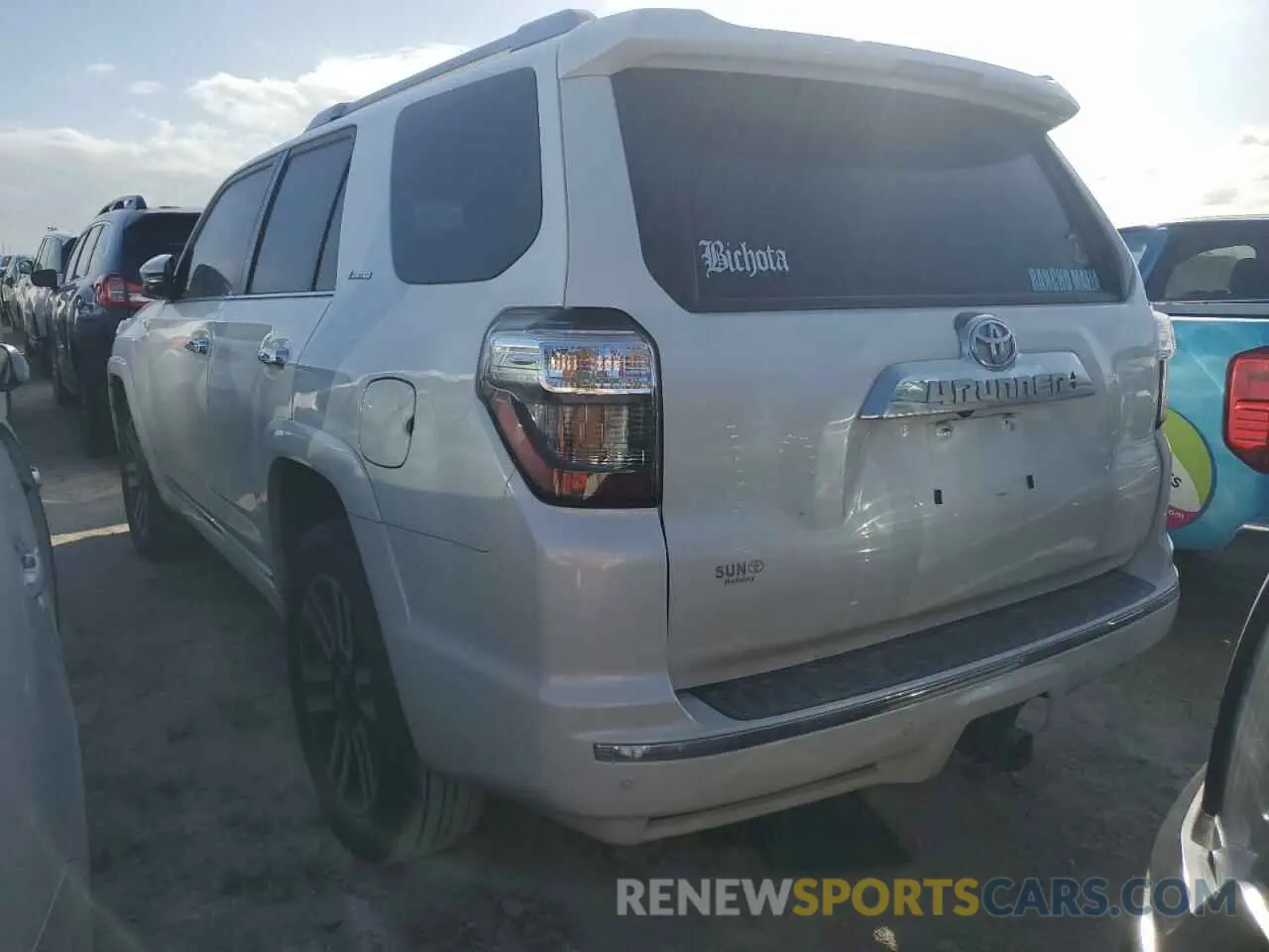 2 Photograph of a damaged car JTEDU5JR0N5273154 TOYOTA 4RUNNER 2022