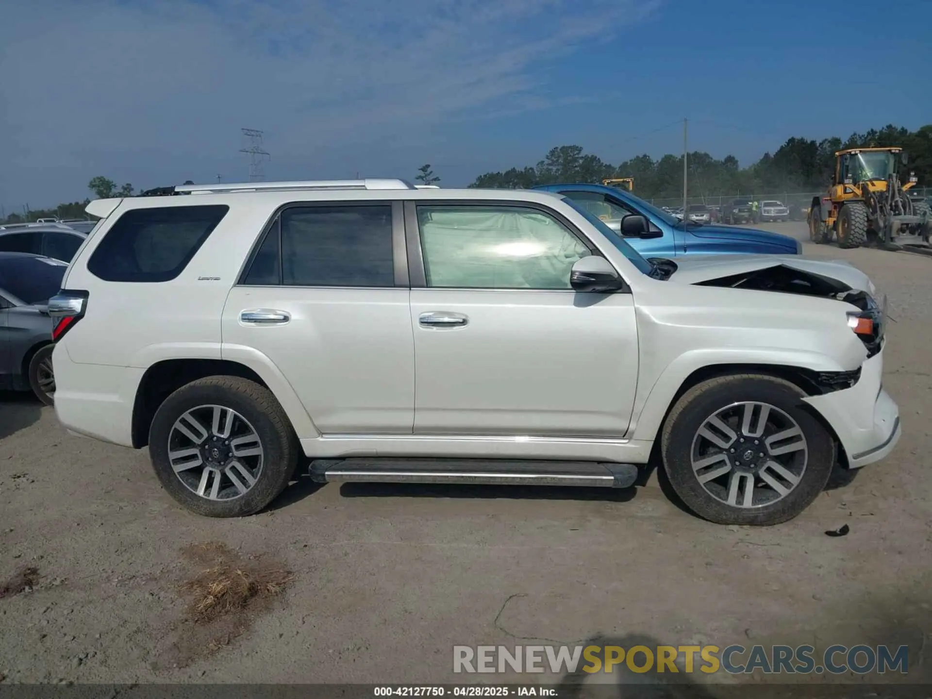 13 Photograph of a damaged car JTEDU5JR7N5263642 TOYOTA 4RUNNER 2022