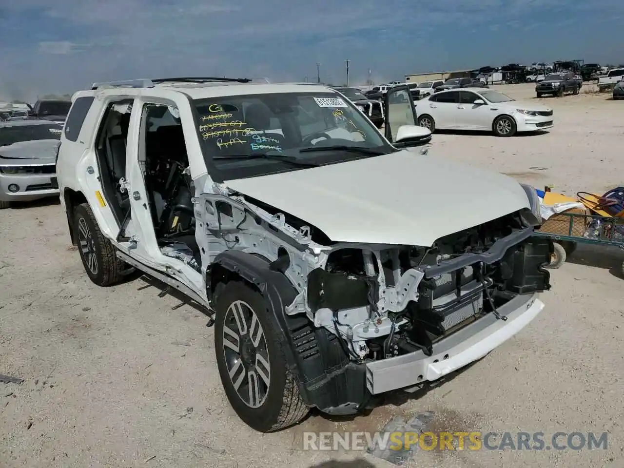 1 Photograph of a damaged car JTEDU5JR8N5272799 TOYOTA 4RUNNER 2022