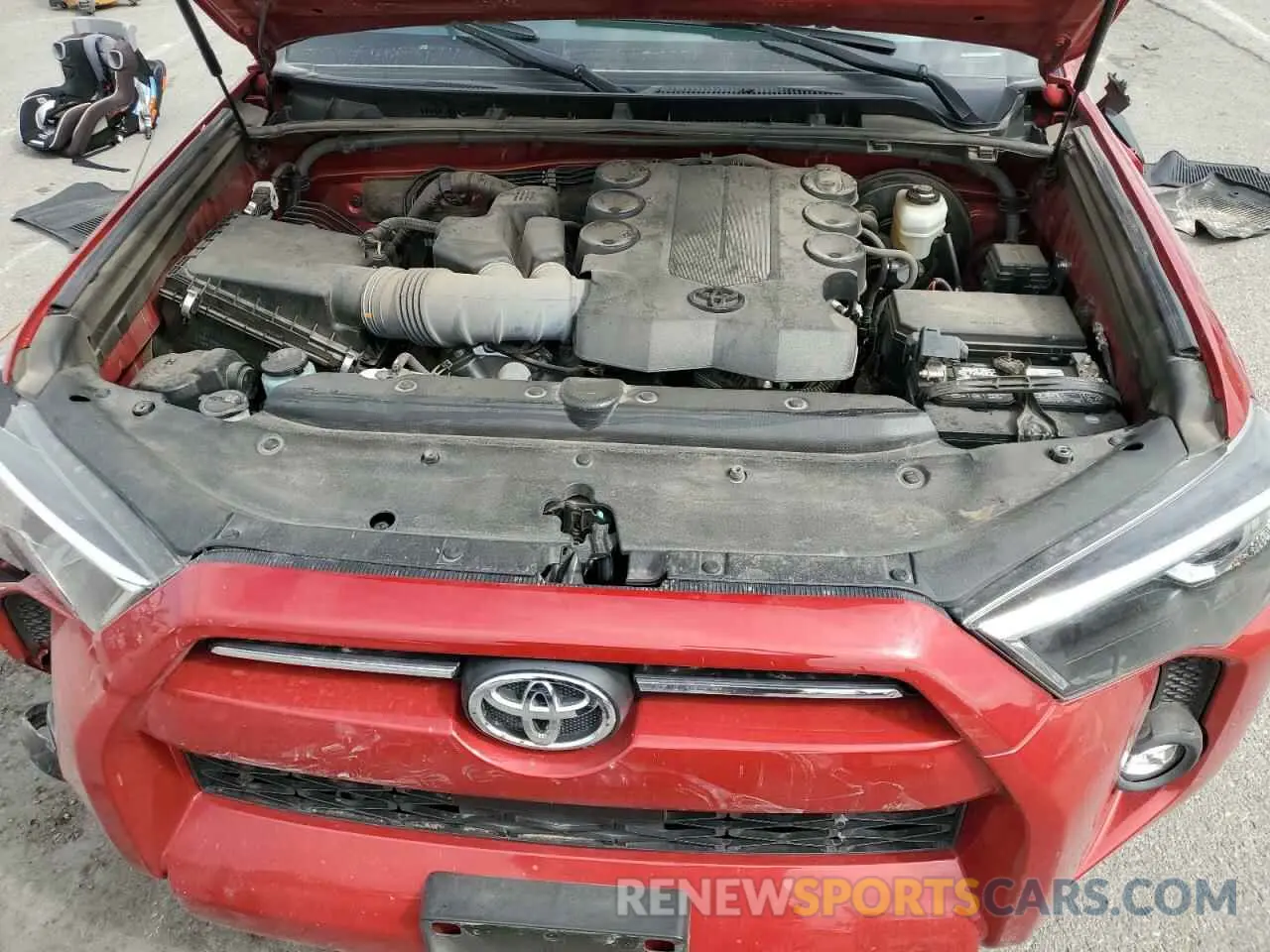 12 Photograph of a damaged car JTEEU5JR0N5258187 TOYOTA 4RUNNER 2022
