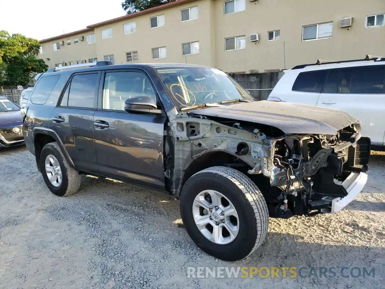 4 Photograph of a damaged car JTEEU5JR0N5261378 TOYOTA 4RUNNER 2022