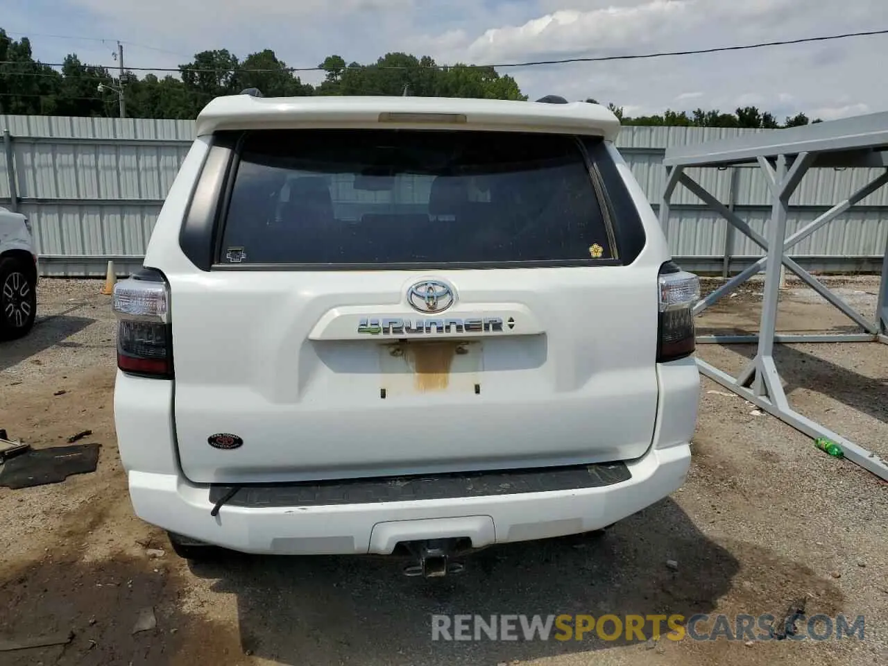 6 Photograph of a damaged car JTEEU5JR0N5264152 TOYOTA 4RUNNER 2022