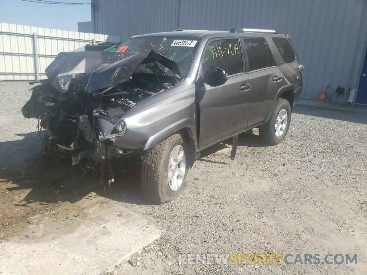 2 Photograph of a damaged car JTEEU5JR1N5275550 TOYOTA 4RUNNER 2022