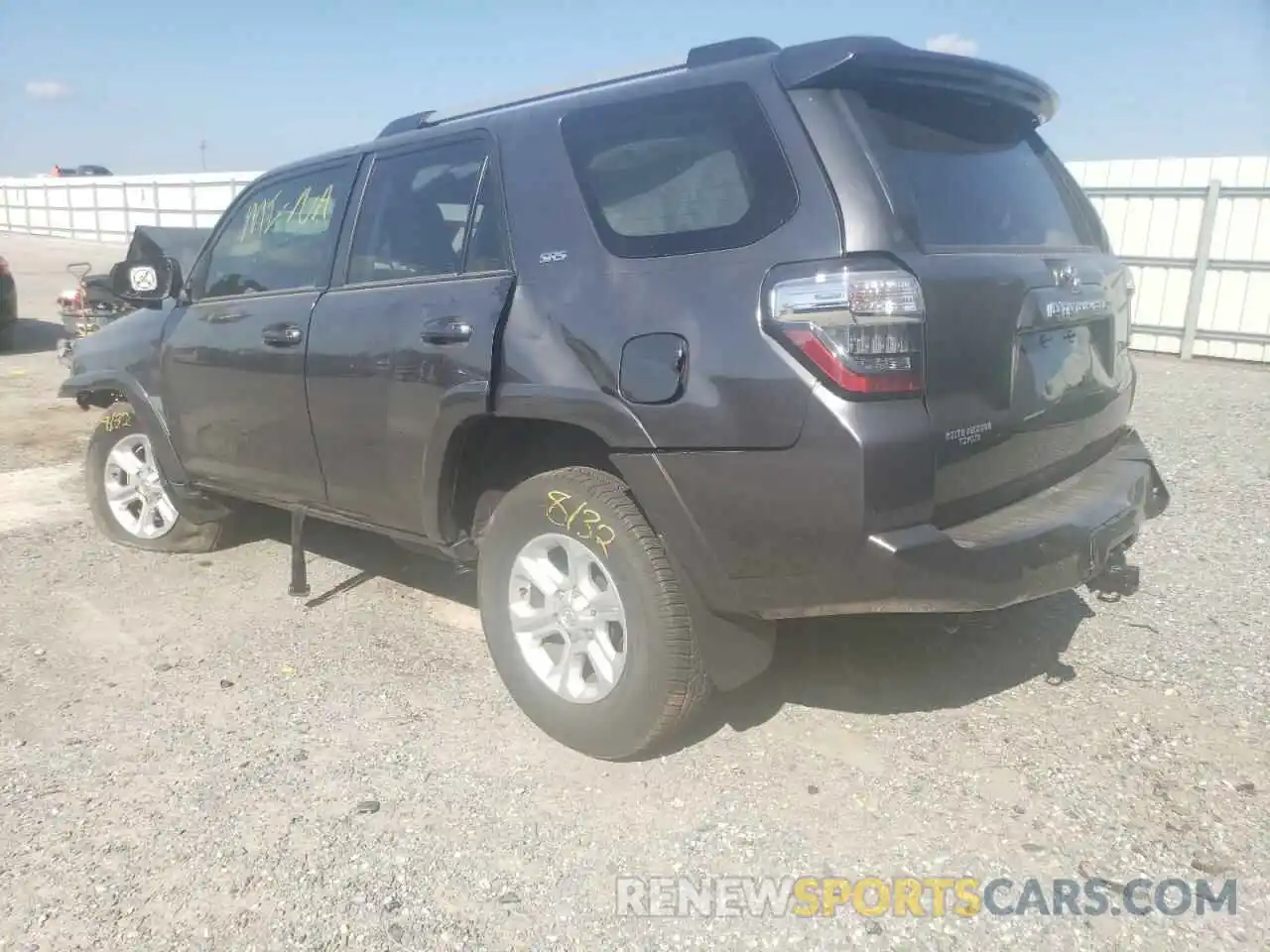 3 Photograph of a damaged car JTEEU5JR1N5275550 TOYOTA 4RUNNER 2022