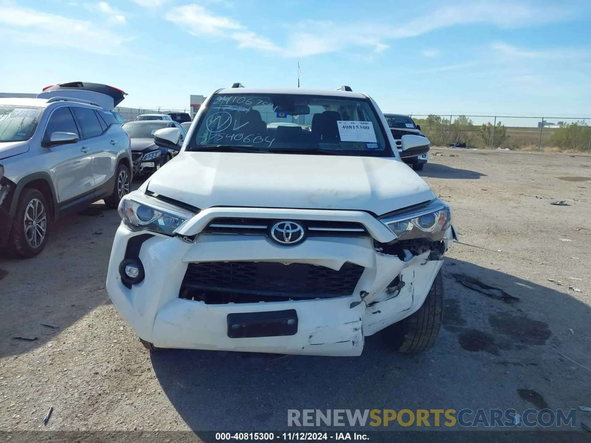 11 Photograph of a damaged car JTEEU5JR2N5252102 TOYOTA 4RUNNER 2022