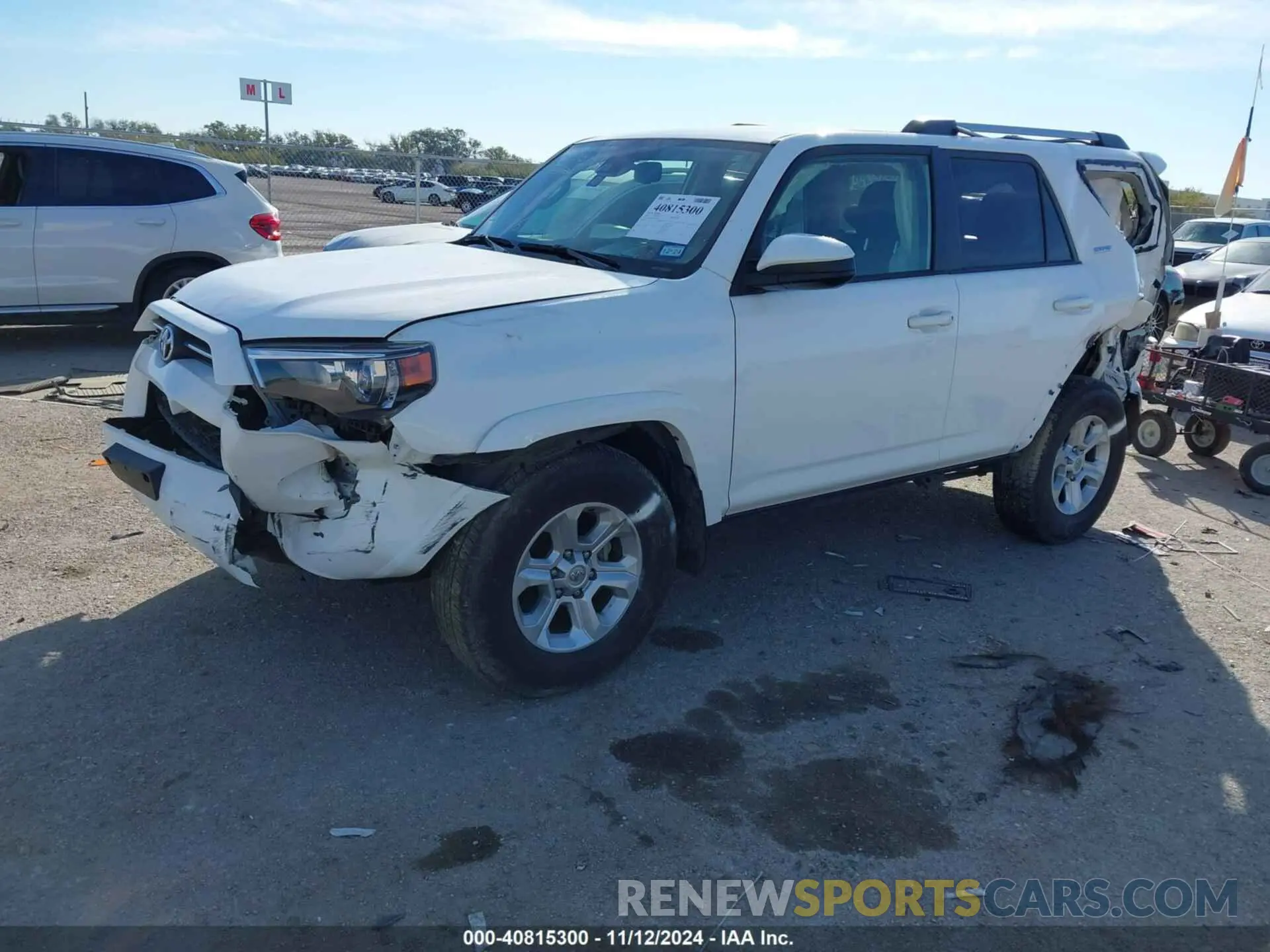 2 Photograph of a damaged car JTEEU5JR2N5252102 TOYOTA 4RUNNER 2022