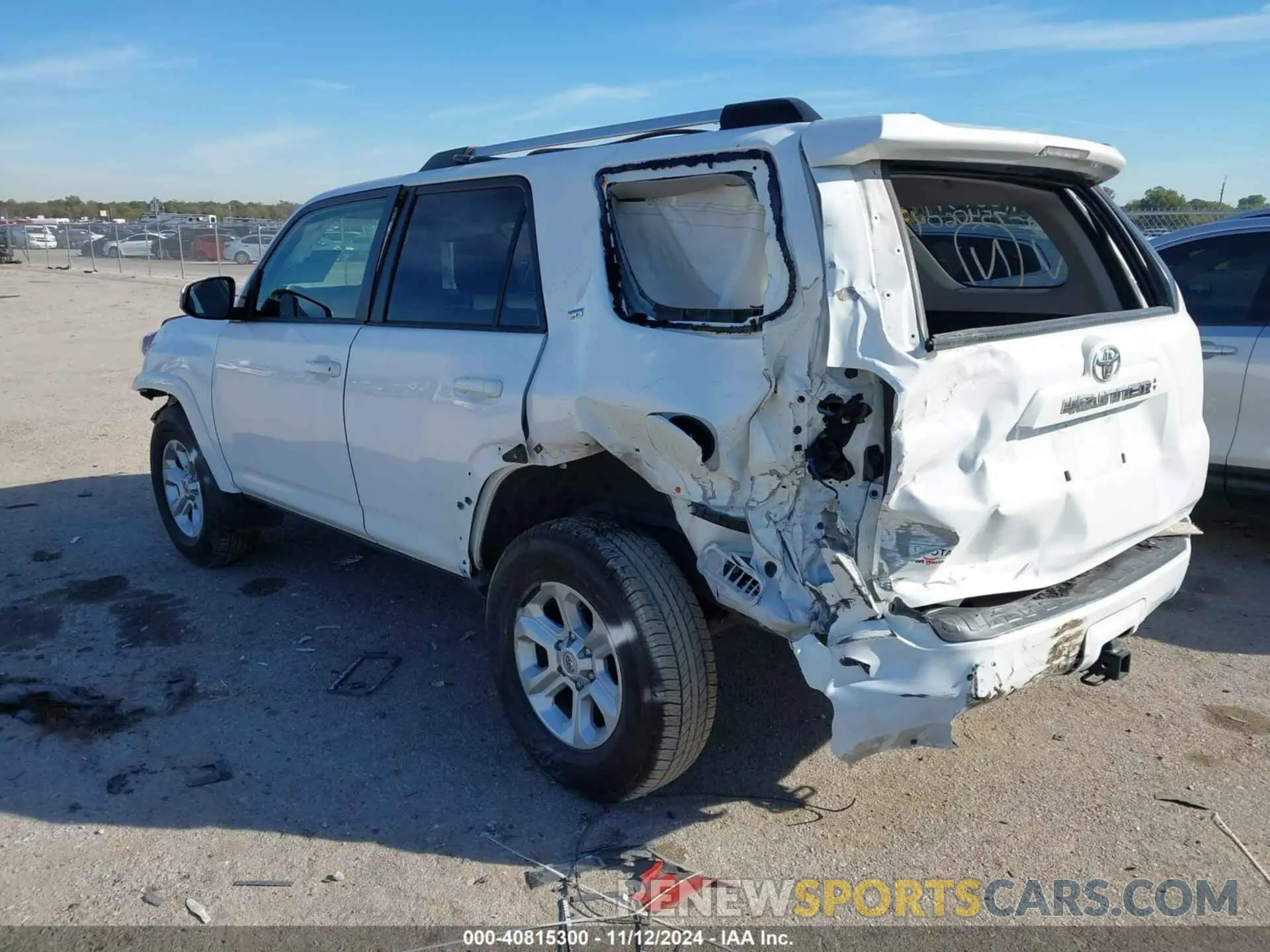 3 Photograph of a damaged car JTEEU5JR2N5252102 TOYOTA 4RUNNER 2022