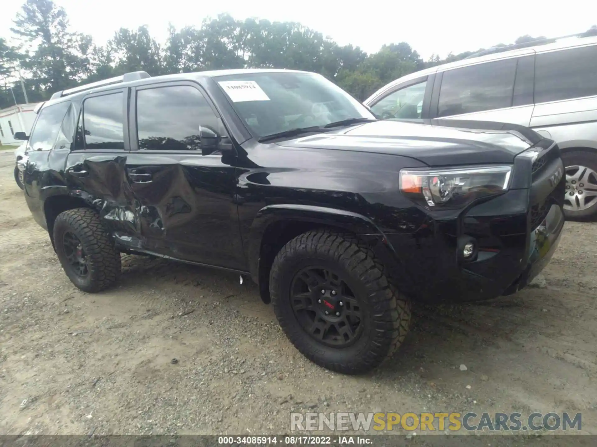 1 Photograph of a damaged car JTEEU5JR2N5252200 TOYOTA 4RUNNER 2022