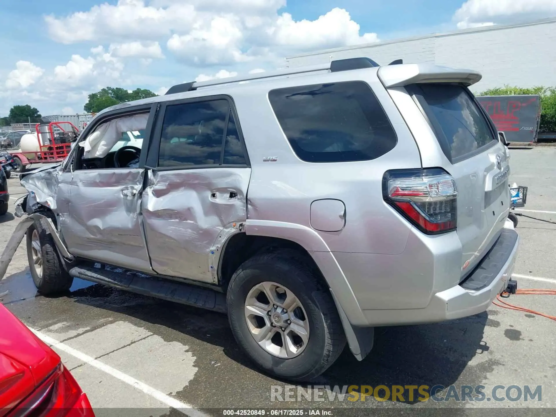 14 Photograph of a damaged car JTEEU5JR2N5252844 TOYOTA 4RUNNER 2022