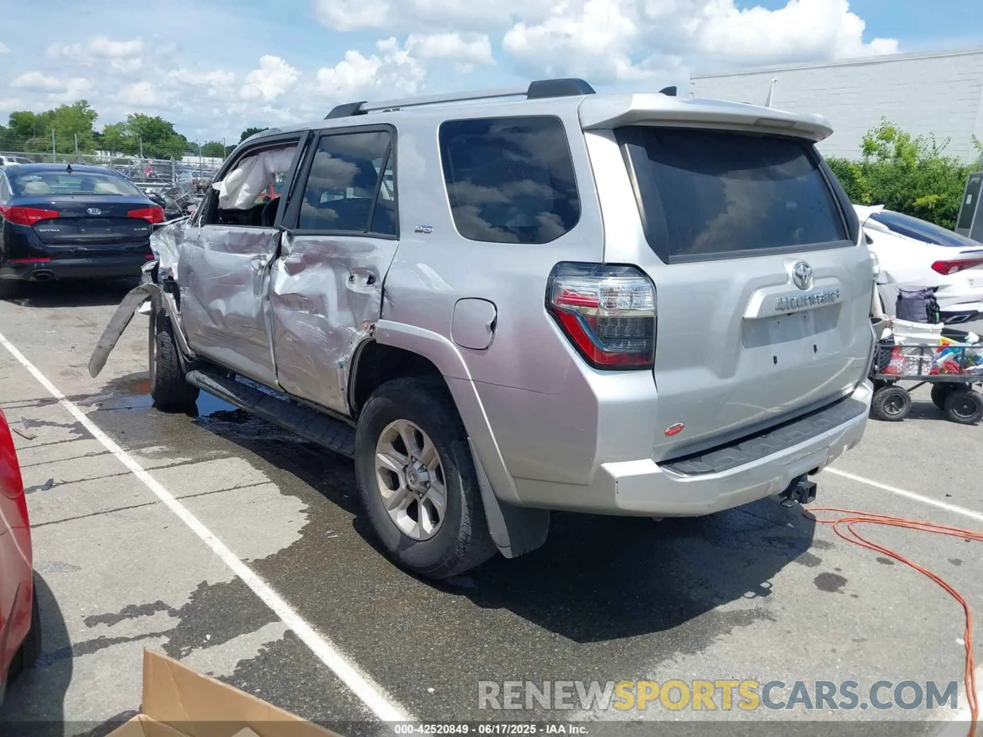 3 Photograph of a damaged car JTEEU5JR2N5252844 TOYOTA 4RUNNER 2022