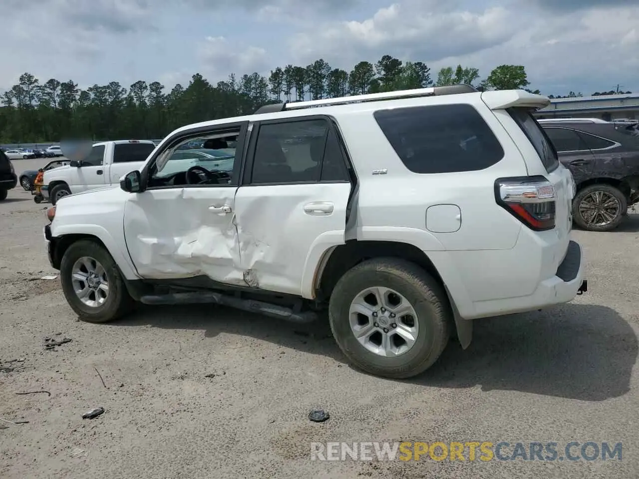 2 Photograph of a damaged car JTEEU5JR2N5258658 TOYOTA 4RUNNER 2022