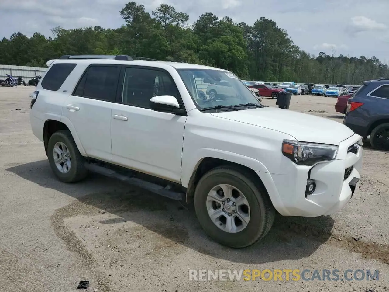 4 Photograph of a damaged car JTEEU5JR2N5258658 TOYOTA 4RUNNER 2022