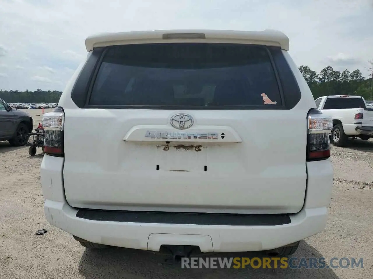 6 Photograph of a damaged car JTEEU5JR2N5258658 TOYOTA 4RUNNER 2022