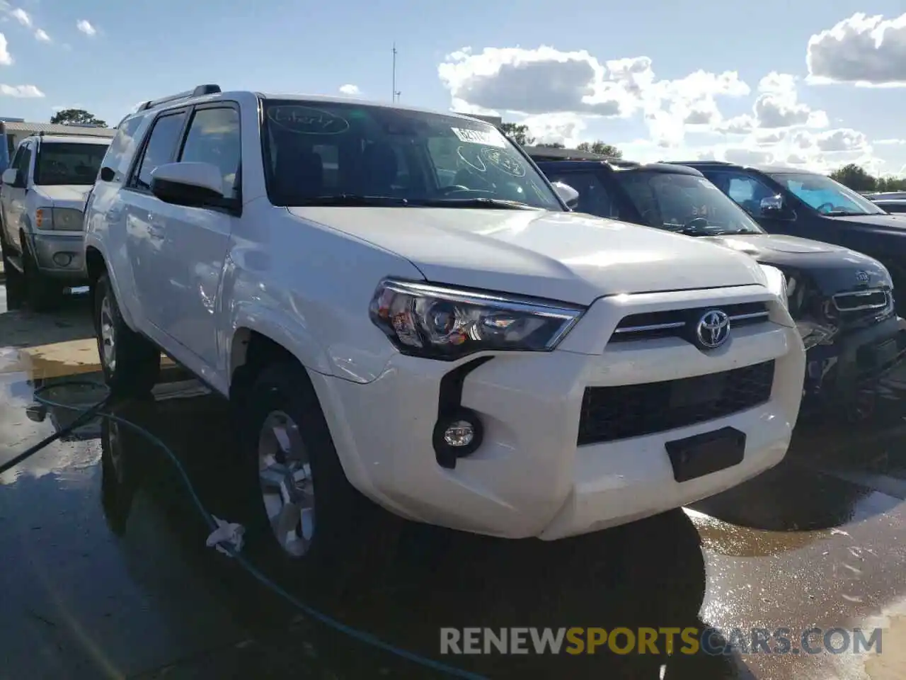 1 Photograph of a damaged car JTEEU5JR2N5259129 TOYOTA 4RUNNER 2022