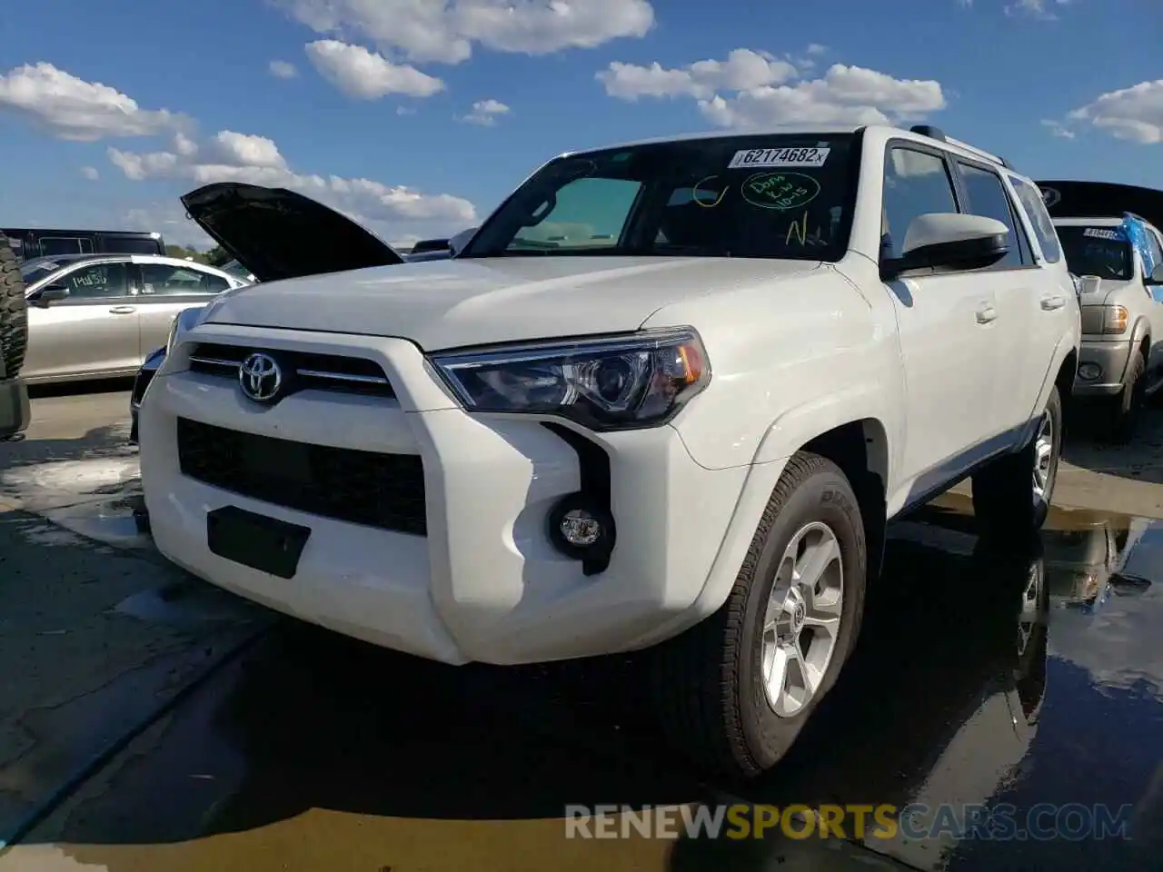 2 Photograph of a damaged car JTEEU5JR2N5259129 TOYOTA 4RUNNER 2022