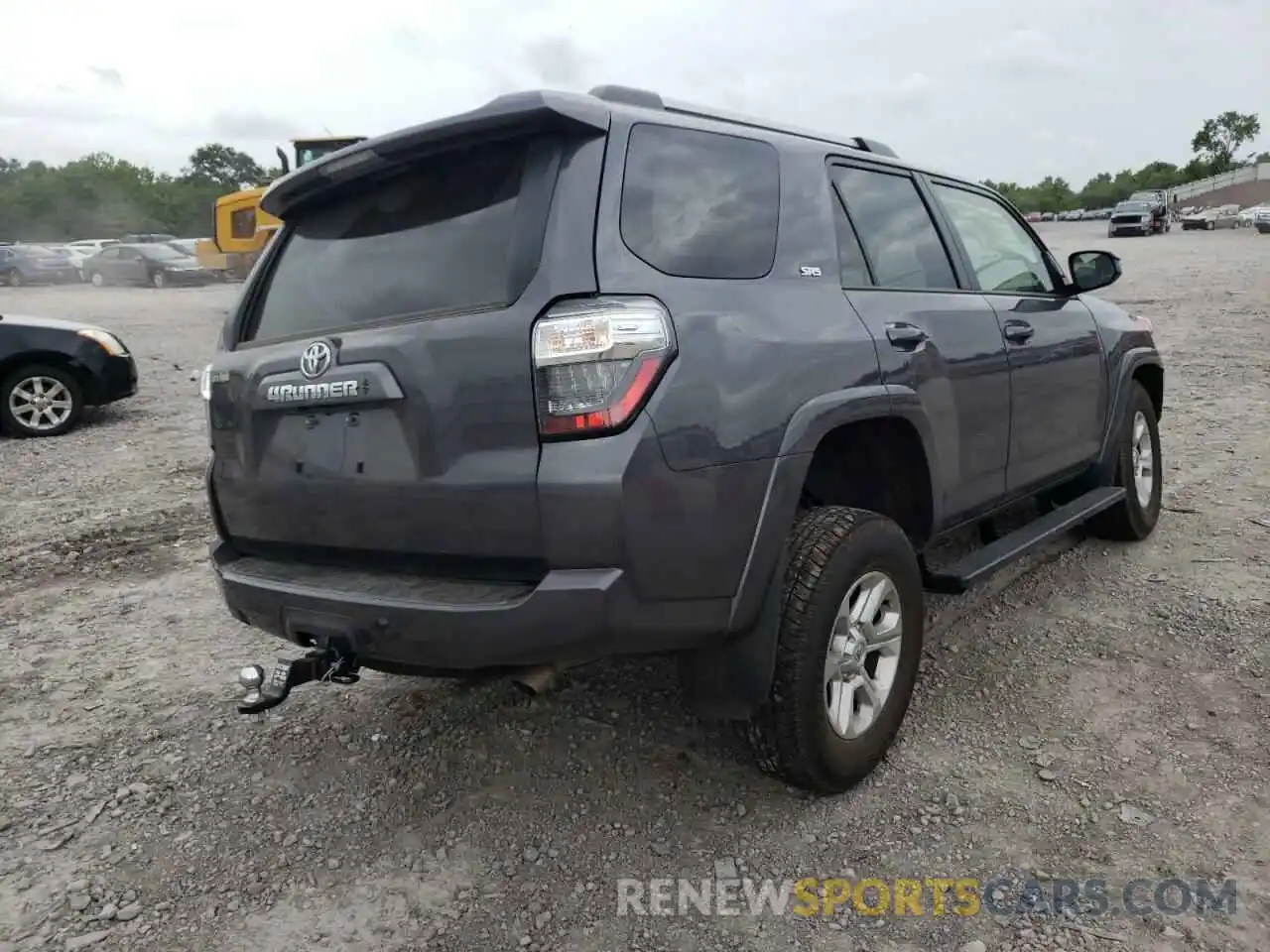 4 Photograph of a damaged car JTEEU5JR2N5261088 TOYOTA 4RUNNER 2022