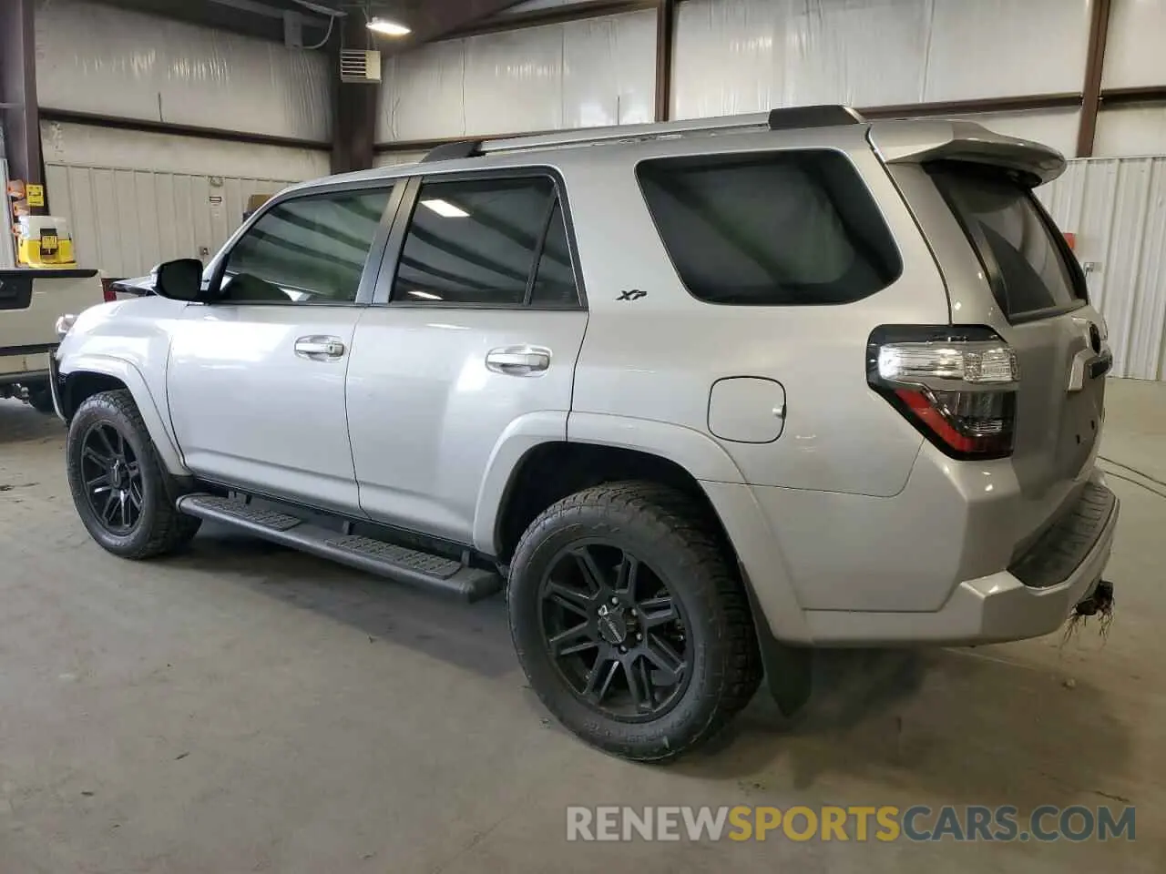 2 Photograph of a damaged car JTEEU5JR2N5265545 TOYOTA 4RUNNER 2022