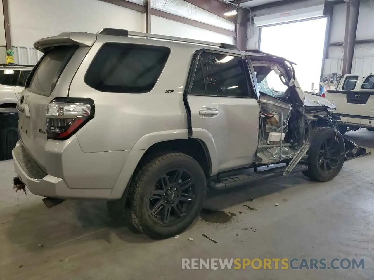 3 Photograph of a damaged car JTEEU5JR2N5265545 TOYOTA 4RUNNER 2022