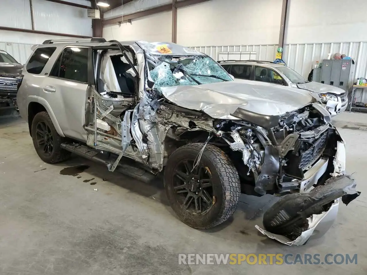 4 Photograph of a damaged car JTEEU5JR2N5265545 TOYOTA 4RUNNER 2022