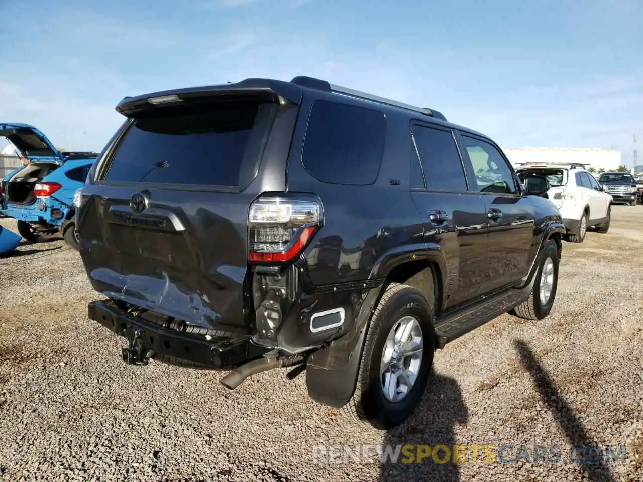 4 Photograph of a damaged car JTEEU5JR3N5253601 TOYOTA 4RUNNER 2022