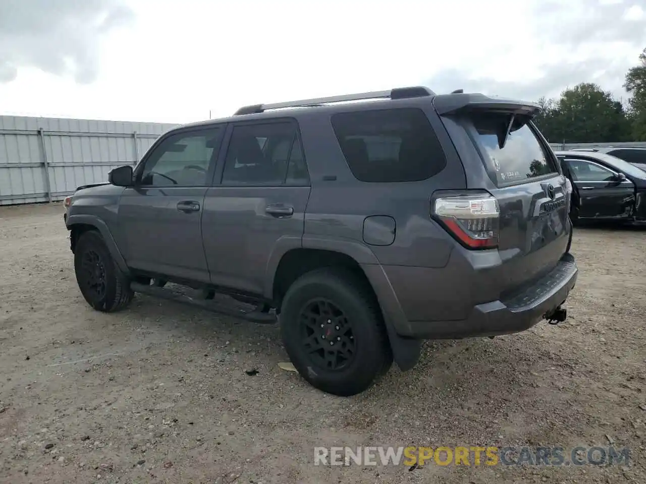 2 Photograph of a damaged car JTEEU5JR3N5272990 TOYOTA 4RUNNER 2022