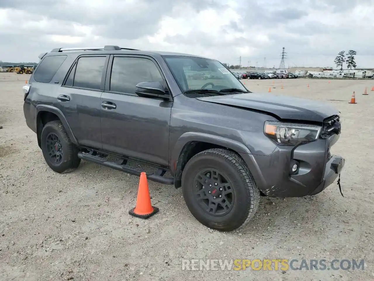 4 Photograph of a damaged car JTEEU5JR3N5272990 TOYOTA 4RUNNER 2022