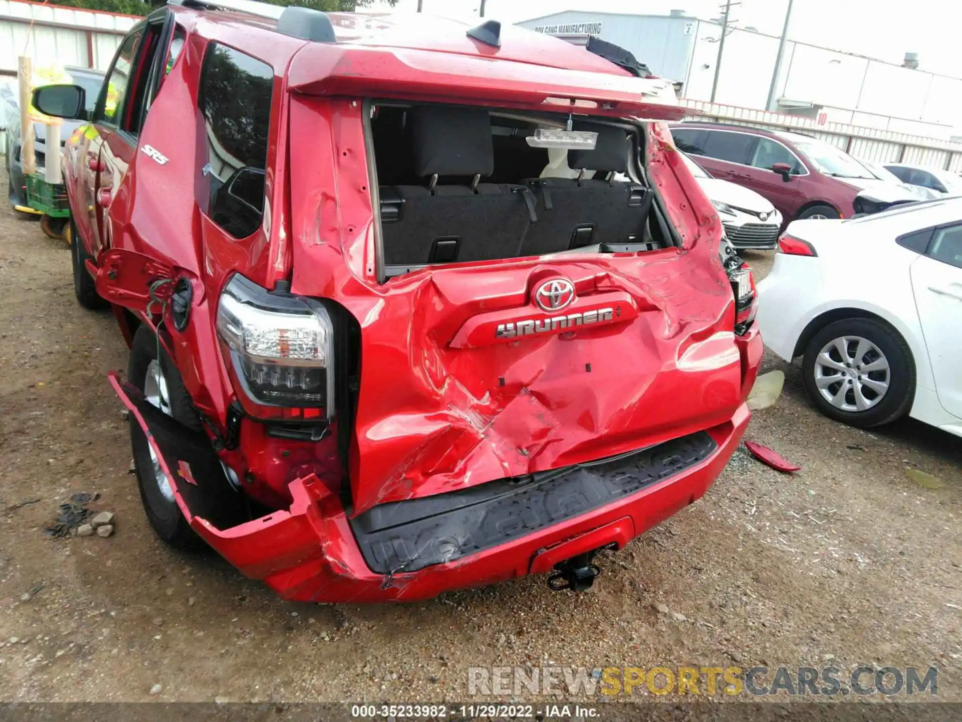 6 Photograph of a damaged car JTEEU5JR5N5252711 TOYOTA 4RUNNER 2022