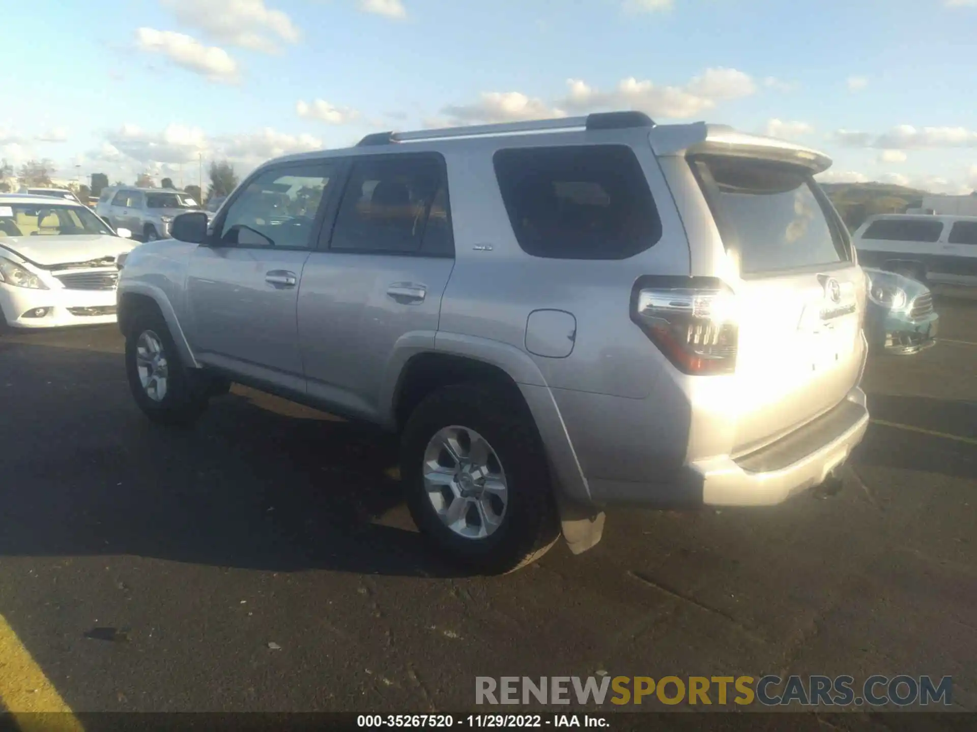 3 Photograph of a damaged car JTEEU5JR5N5252742 TOYOTA 4RUNNER 2022