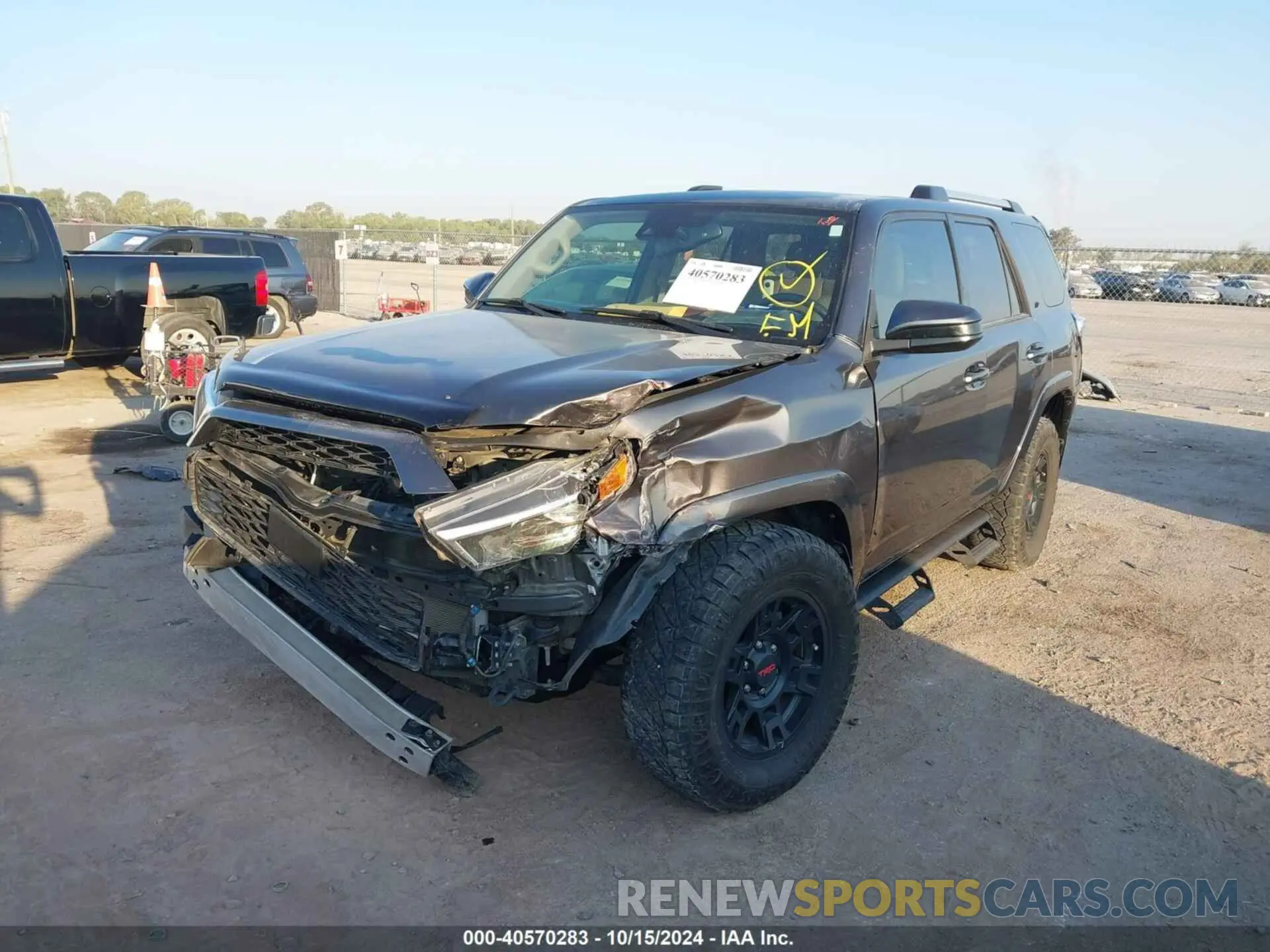 2 Photograph of a damaged car JTEEU5JR5N5253552 TOYOTA 4RUNNER 2022