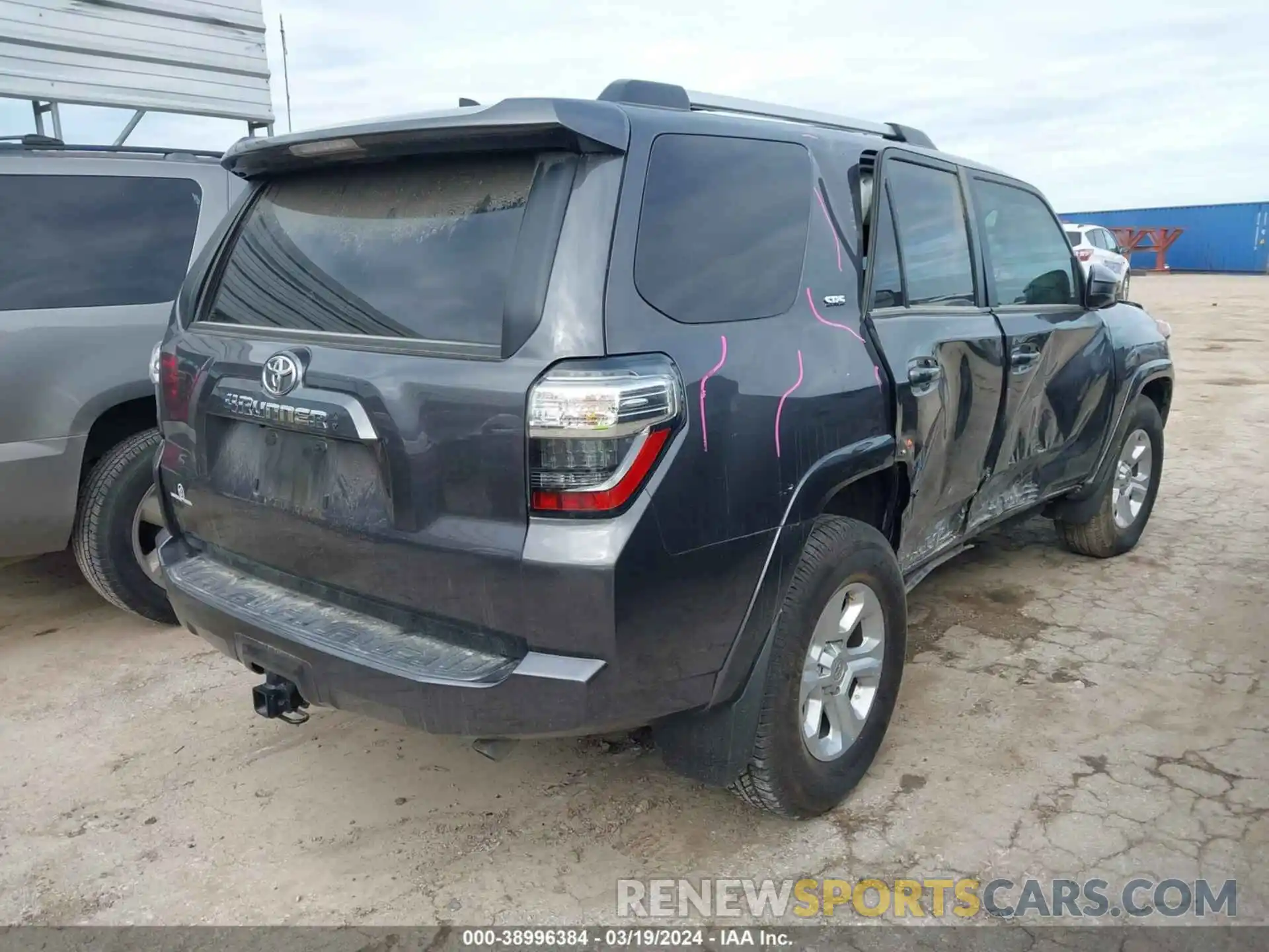 4 Photograph of a damaged car JTEEU5JR5N5258766 TOYOTA 4RUNNER 2022