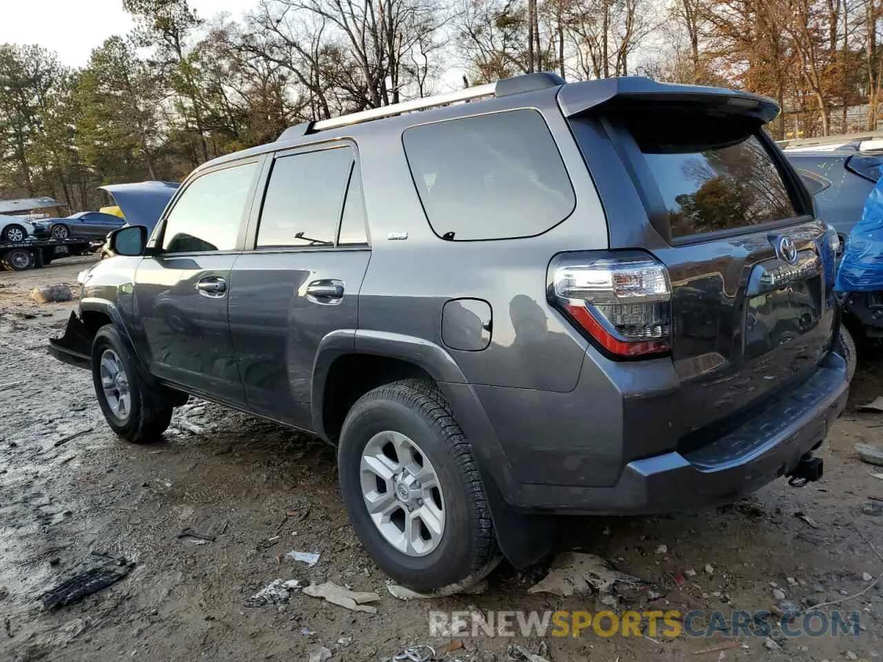2 Photograph of a damaged car JTEEU5JR6N5261904 TOYOTA 4RUNNER 2022