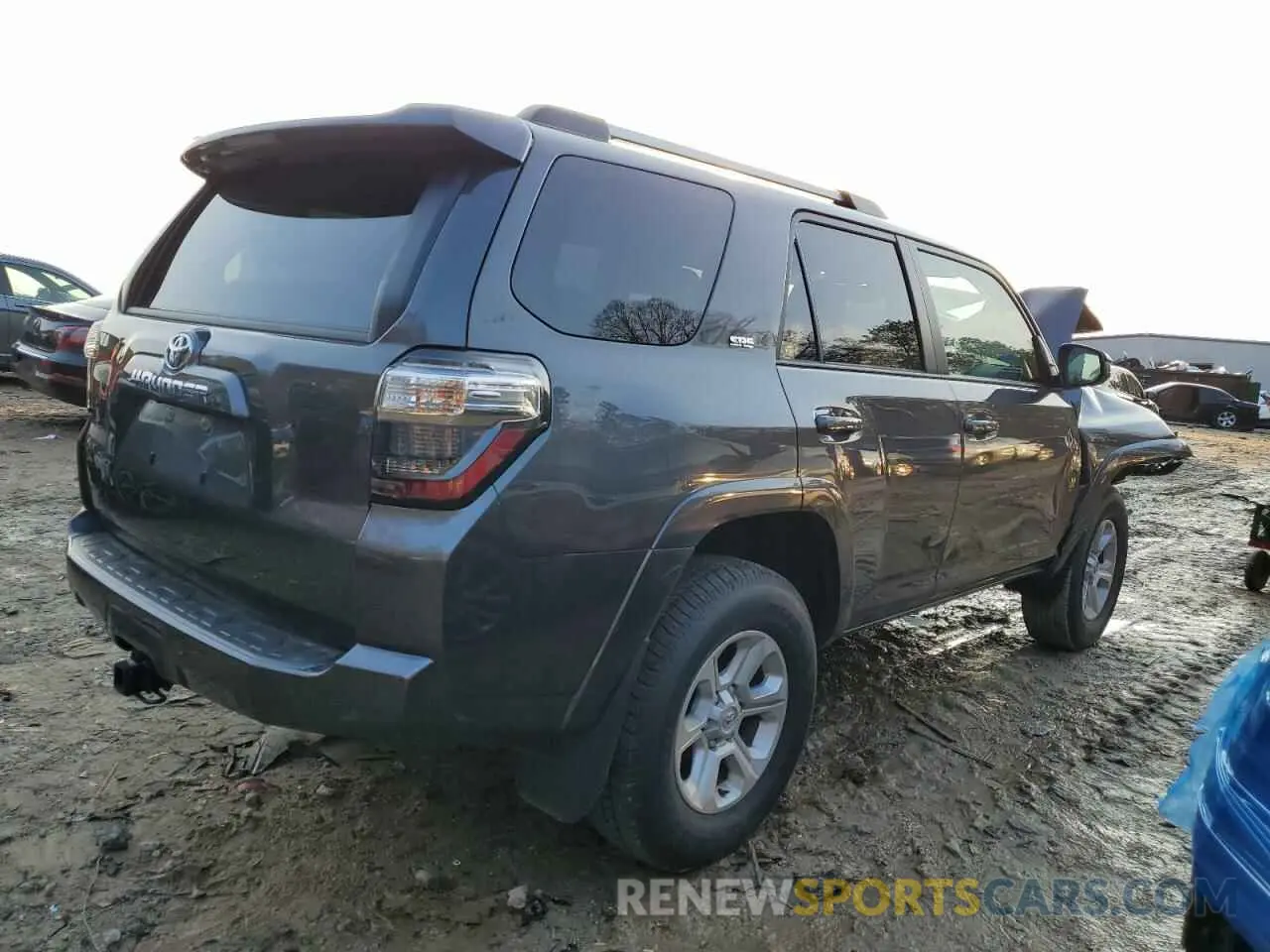 3 Photograph of a damaged car JTEEU5JR6N5261904 TOYOTA 4RUNNER 2022