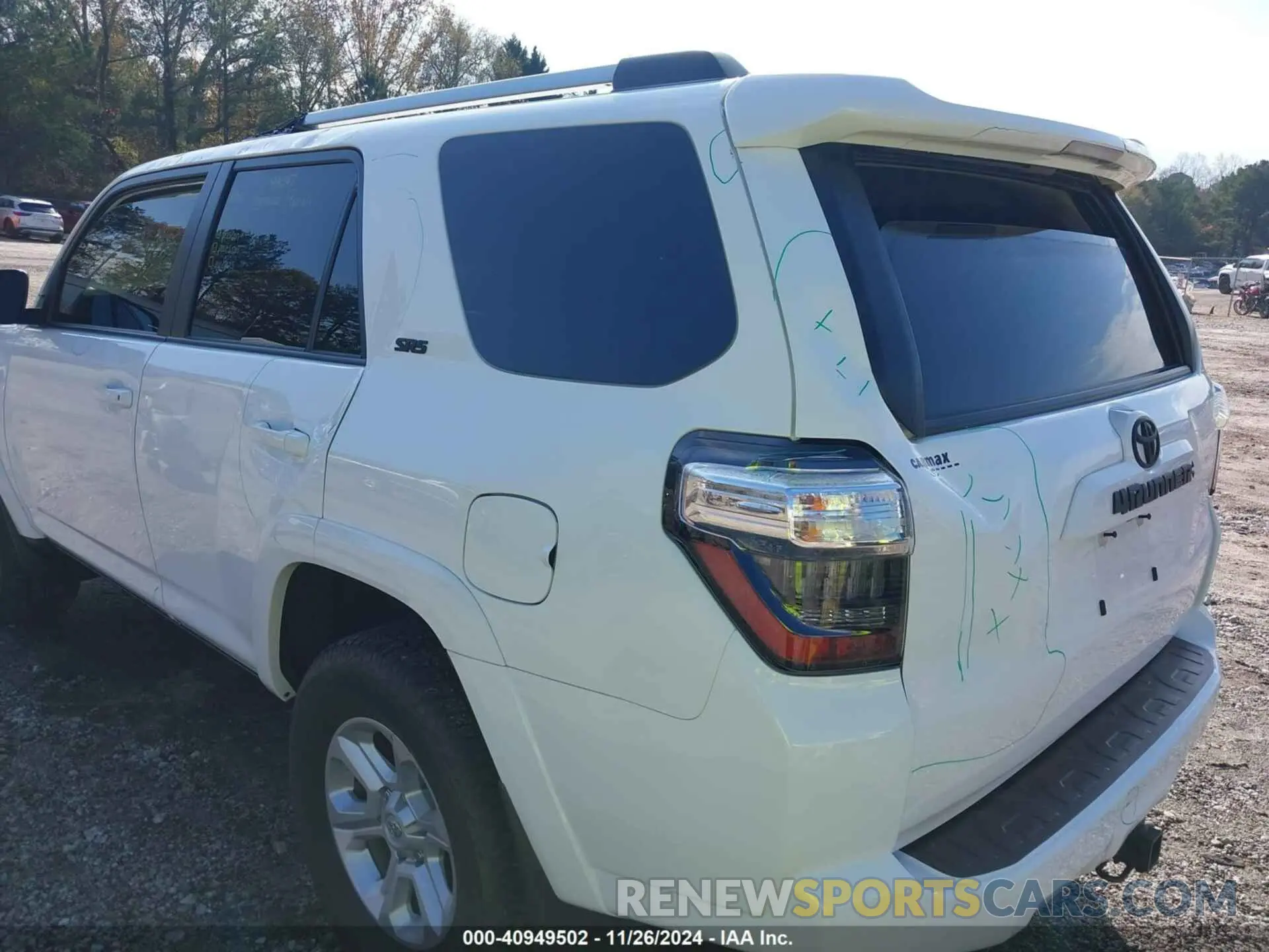 6 Photograph of a damaged car JTEEU5JR7N5265167 TOYOTA 4RUNNER 2022