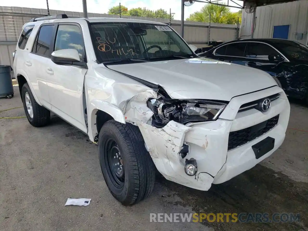 1 Photograph of a damaged car JTEEU5JR8N5261130 TOYOTA 4RUNNER 2022