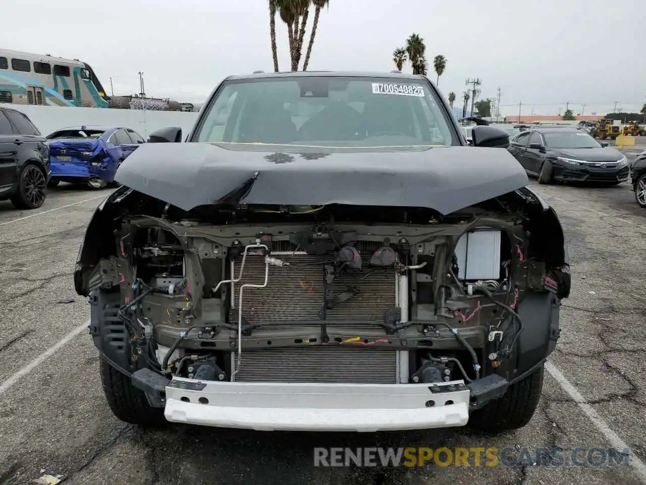 5 Photograph of a damaged car JTEEU5JR9N5264800 TOYOTA 4RUNNER 2022