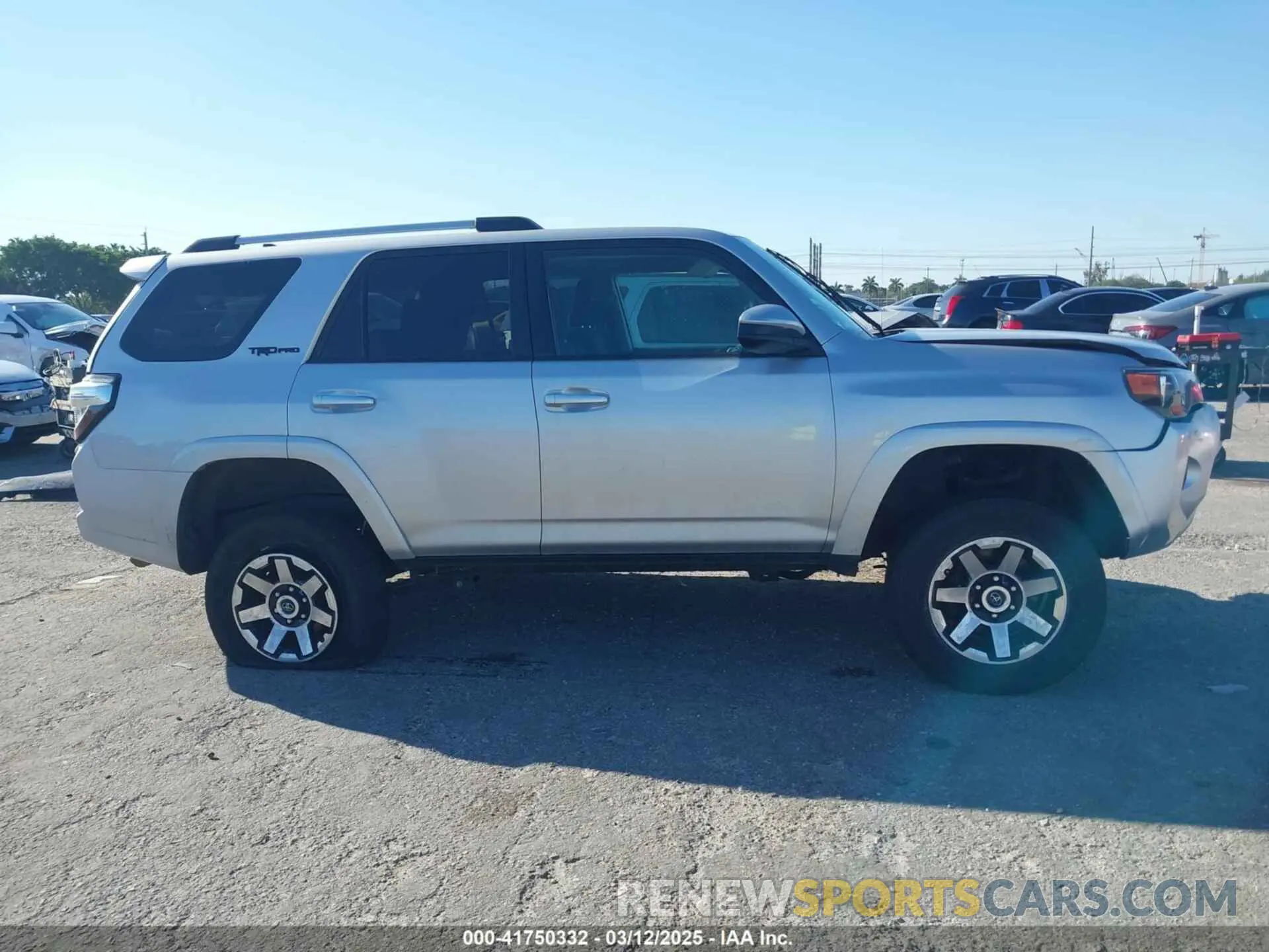 13 Photograph of a damaged car JTEEU5JRXN5264532 TOYOTA 4RUNNER 2022