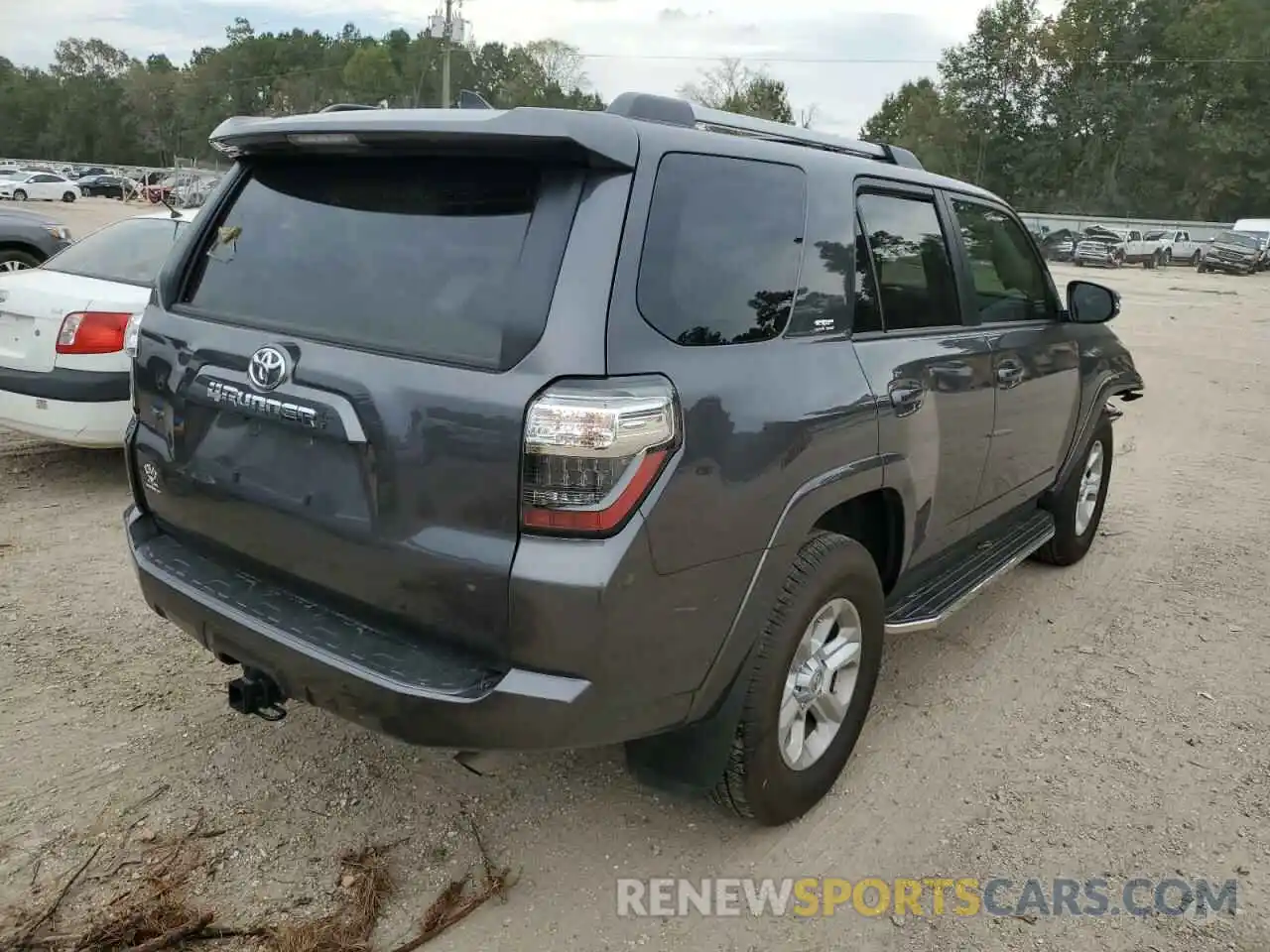 4 Photograph of a damaged car JTEFU5JR1N5260129 TOYOTA 4RUNNER 2022