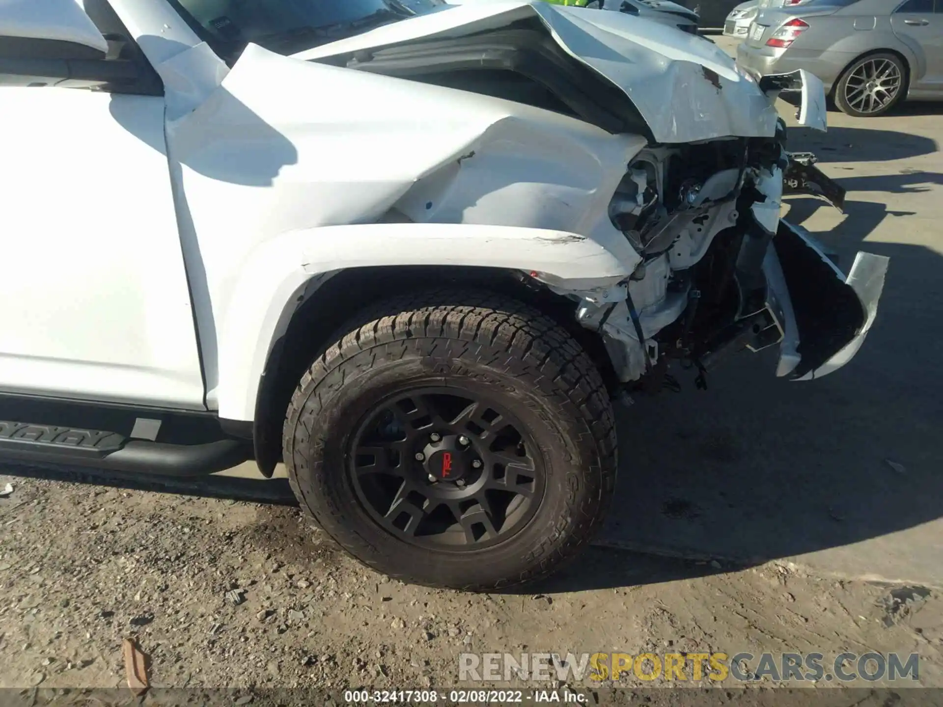 6 Photograph of a damaged car JTEFU5JR2N5251861 TOYOTA 4RUNNER 2022