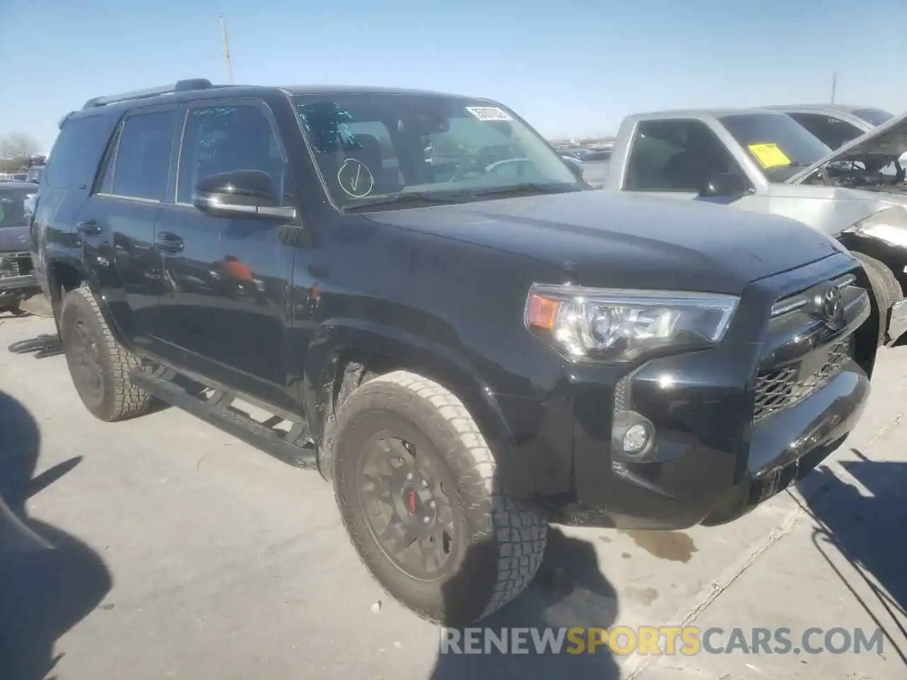 1 Photograph of a damaged car JTEFU5JR2N5253450 TOYOTA 4RUNNER 2022