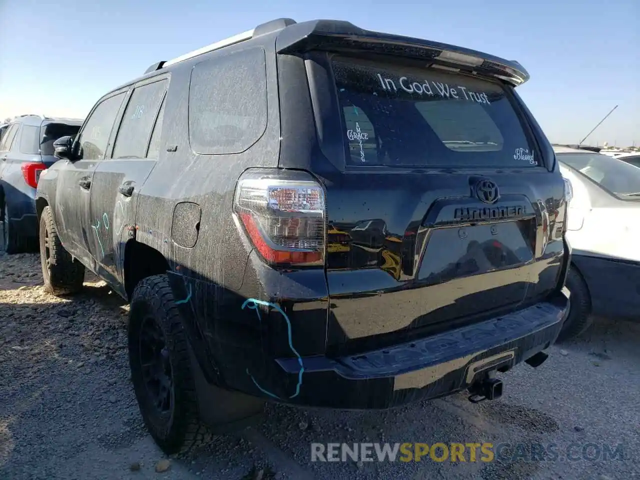 3 Photograph of a damaged car JTEFU5JR2N5253450 TOYOTA 4RUNNER 2022