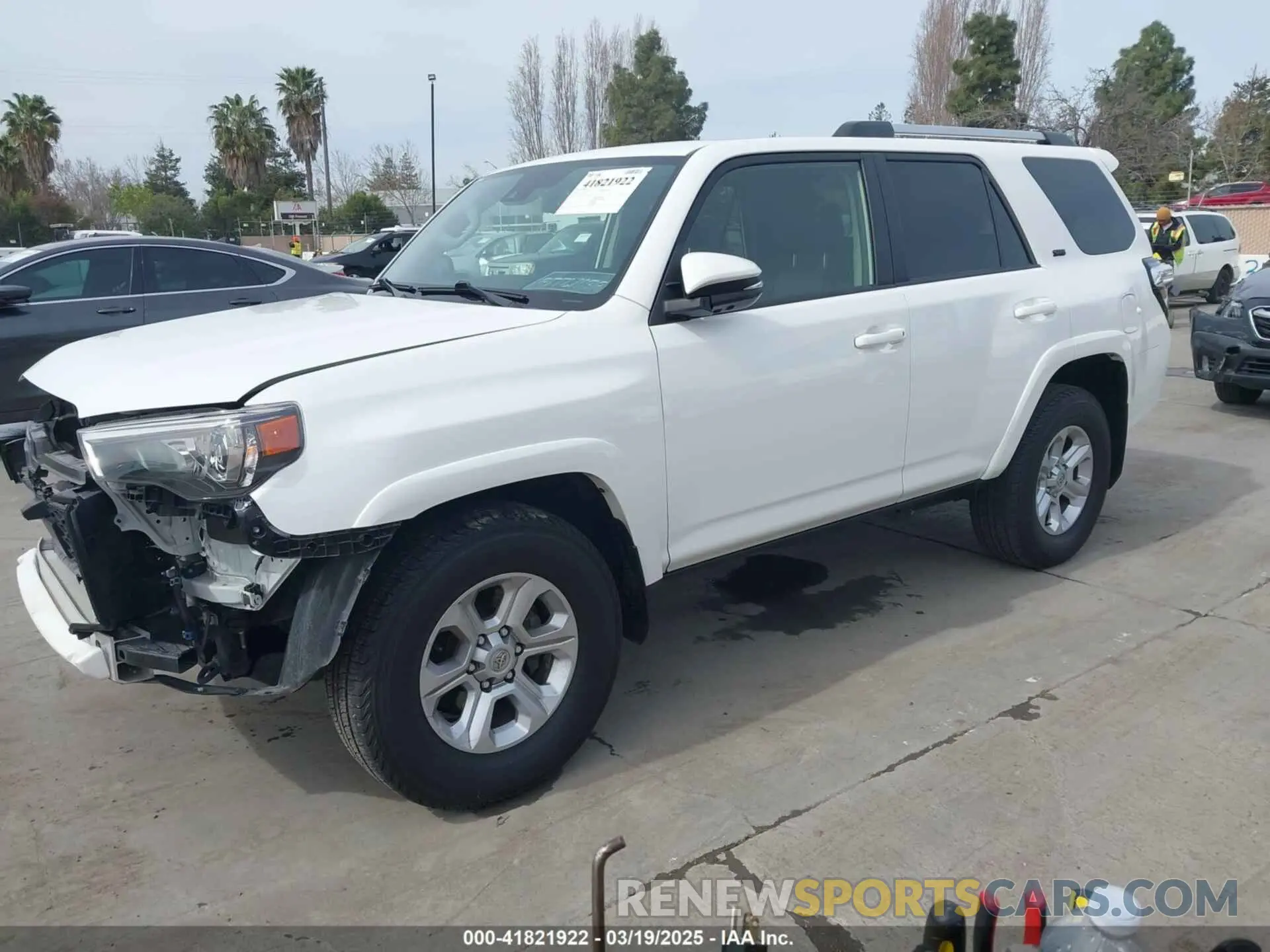 2 Photograph of a damaged car JTEFU5JR2N5263847 TOYOTA 4RUNNER 2022